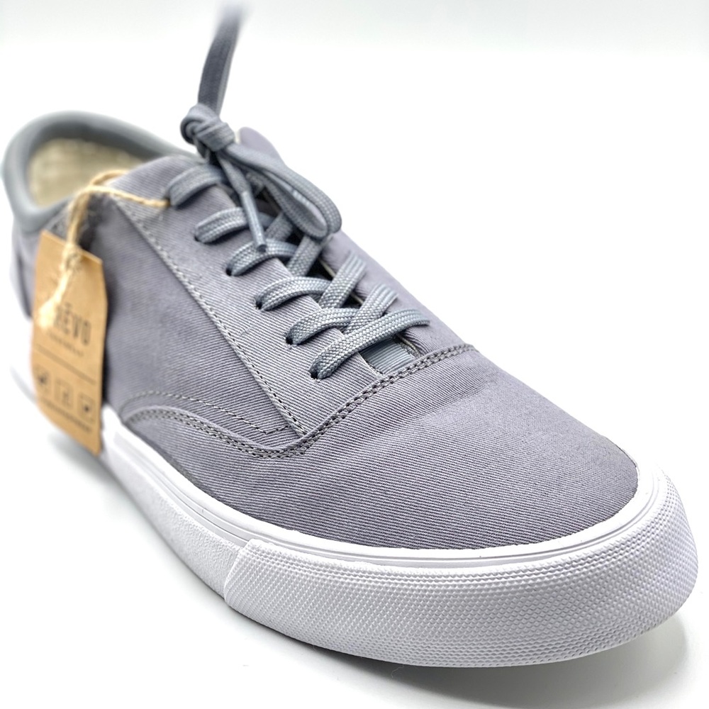 Brand new in box Crevo men's size 9